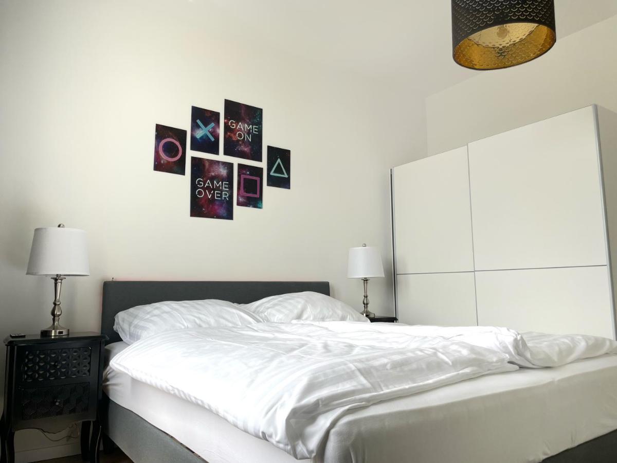 Jaybnb - Gaming Apartment Ps5 65 Zoll 4K Tv Wohnung Mit Balkon Dortmund Esterno foto
